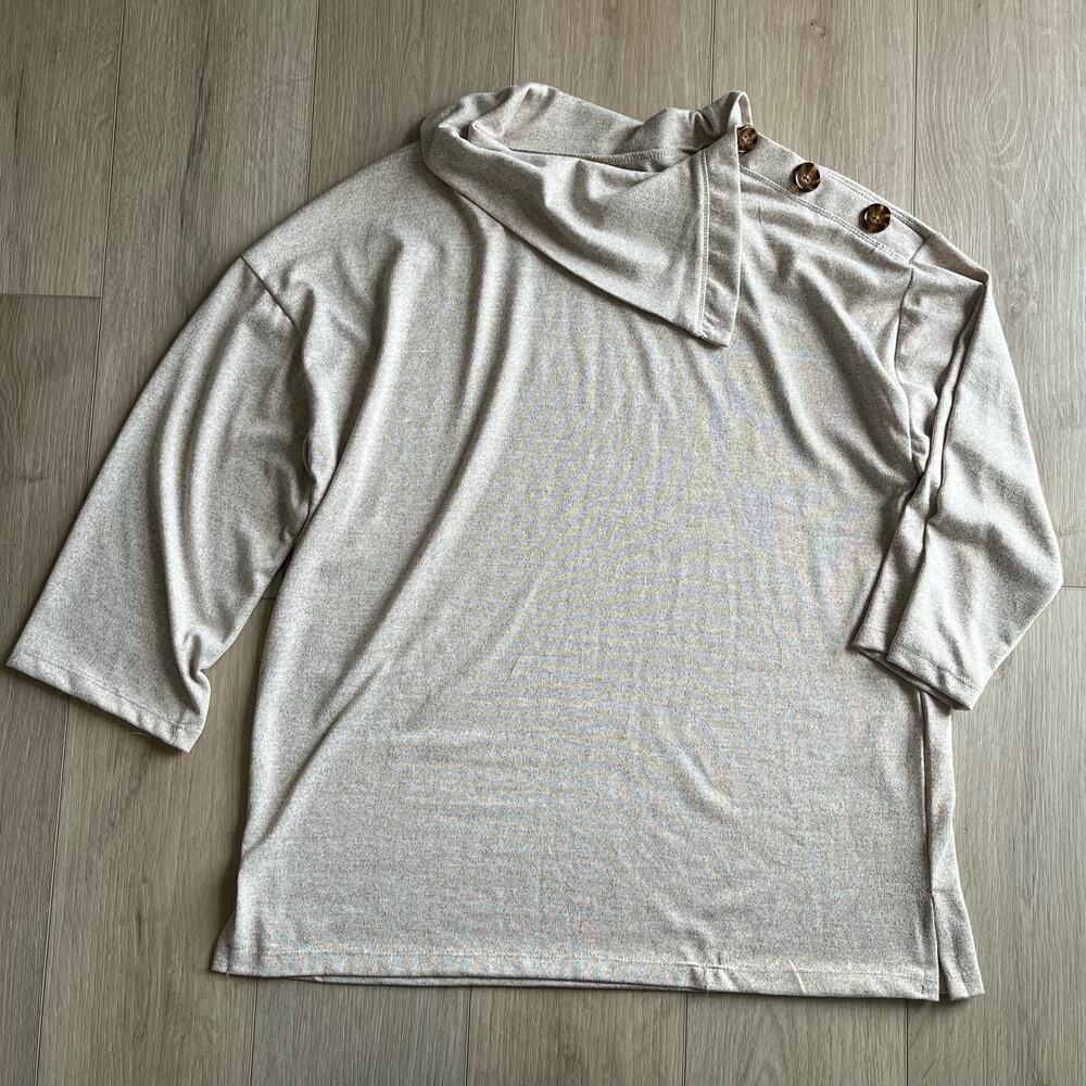 🩷 Alison Andrew’s Women’s Tan Button Sweater Size XL